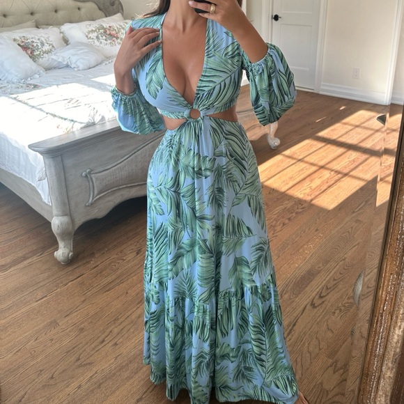Gorgeous maxi blue/green tropical cut out long sleeve dress😍 - Picture 3 of 8